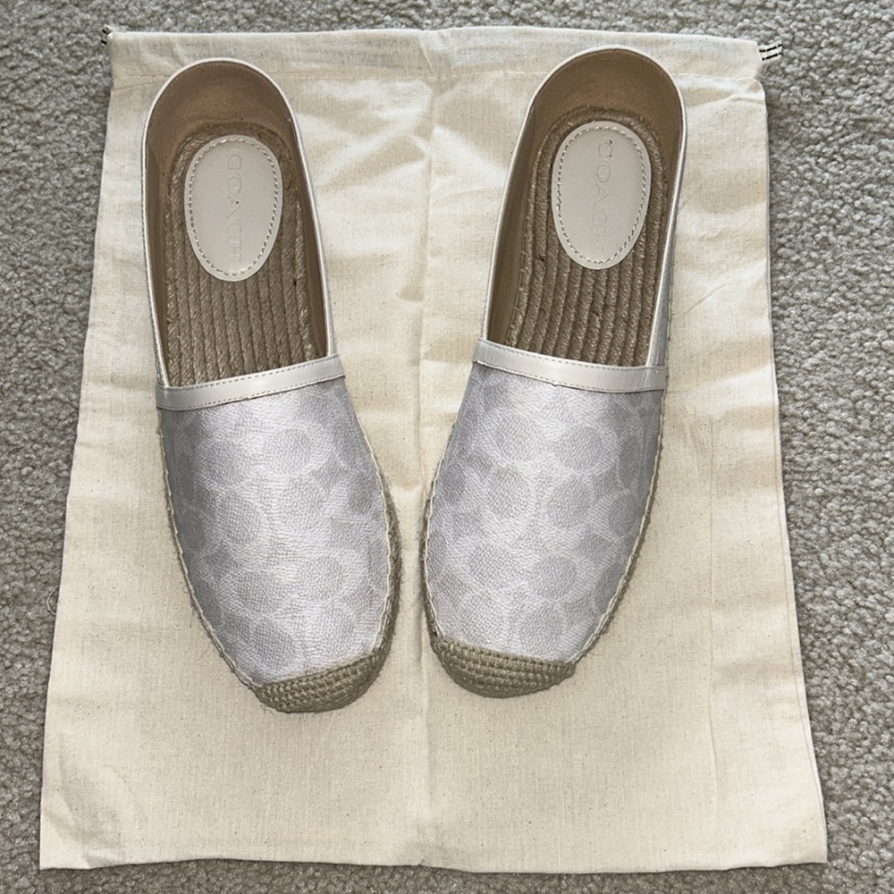 Women’s leather coach loafers (NWT)